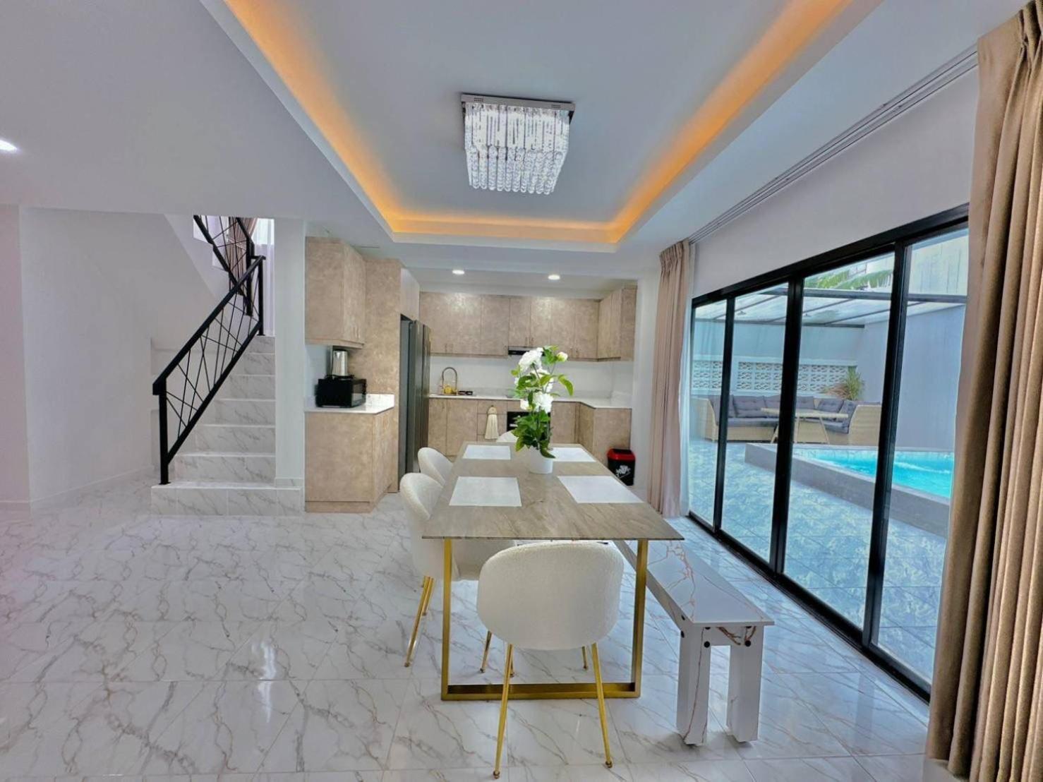 4Bedroom Pool Villa Near Walking St Bonk 芭達亞 外观 照片